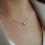 Klassische Diamanthalskette in 14K Gold und runder Lab Grown Diamond von Mooja Studio.