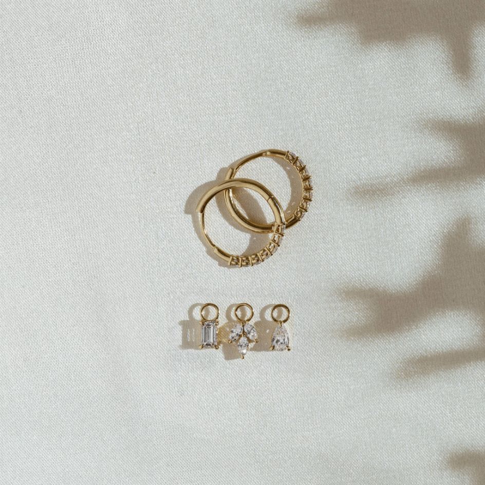 Ohrring Anhänger aus Gold mit Lab Grown Diamanten und Gold Hoops.