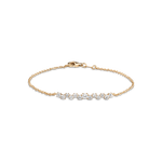 Diamantarmband aus 14K Echtgold und runden Lab Grown Diamanten in asymmetrischer Anordnung und verschiedenen Größen.