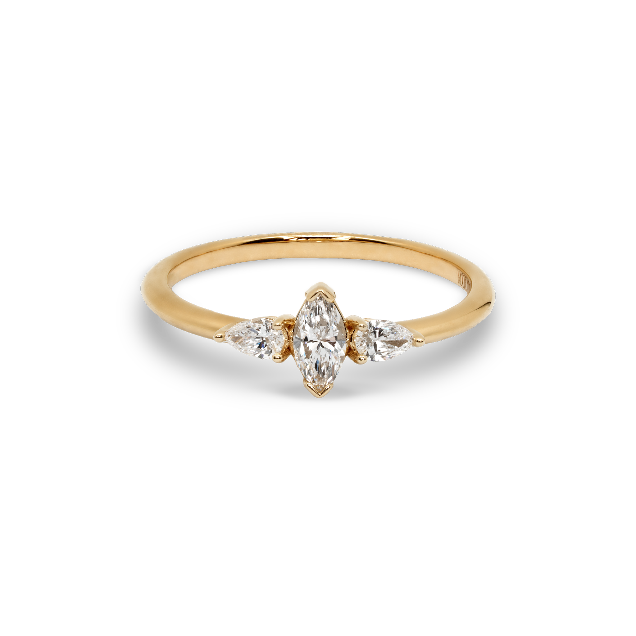 Verlobungsring mit Marquise Lab Grown Diamant und Tropfendiamant von Mooja Studio.